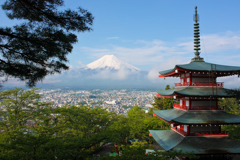 Pagoda with Mount Fuji behind